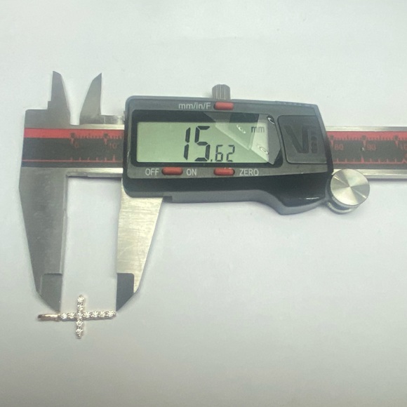 Beautiful 14 k yellow gold Cross Pendant with Diakonds - Picture 8 of 10